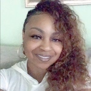 Meet your Posher, Pamela